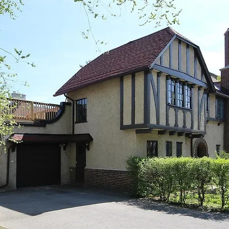 The Ambassador Guest house 3*