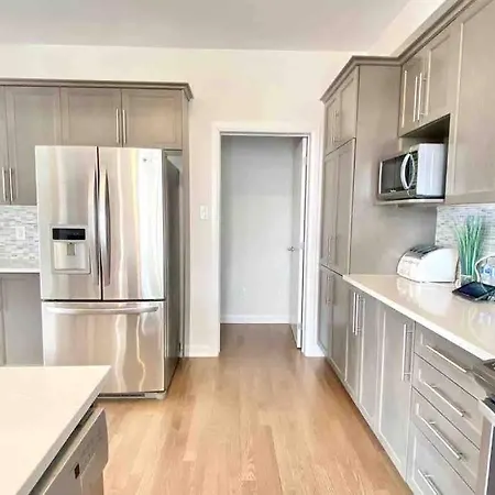 Brand New 3 Bedrooms With Free Parking+wifi Villa Ottawa