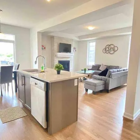 Brand New 3 Bedrooms With Free Parking+wifi