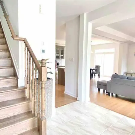 Brand New 3 Bedrooms With Free Parking+wifi Villa *