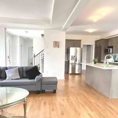 Brand New 3 Bedrooms With Free Parking+wifi *