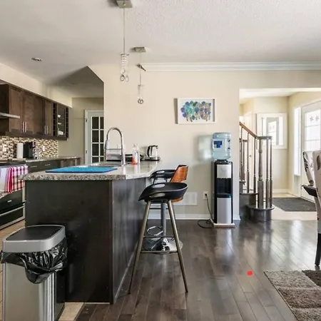 Mannys Place * Ottawa