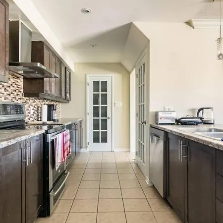 Mannys Place Homestay Ottawa