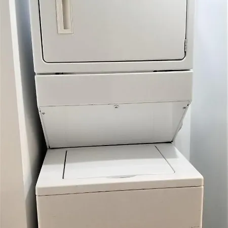 Apartment Charming Studio With Parking, Netflix, Full Kitchen - Close To Algonquin College Ottawa
