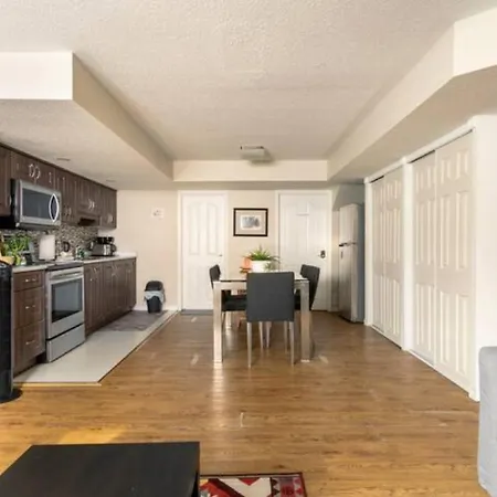 Self Check-in Spacious With Full Kitchen Ottawa