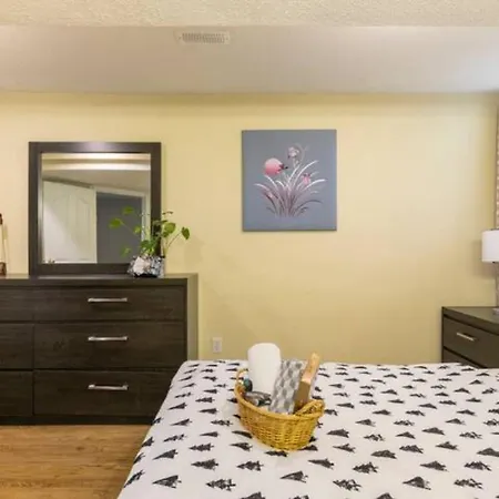 Self Check-in Spacious With Full Kitchen Ottawa