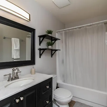 Apartment Perfect Location & Luxury 2 Bed Parking Wifi *