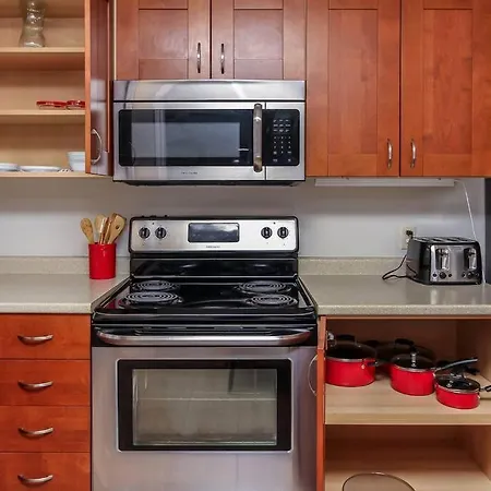 Perfect Location & Luxury 2 Bed Parking Wifi Apartment Ottawa