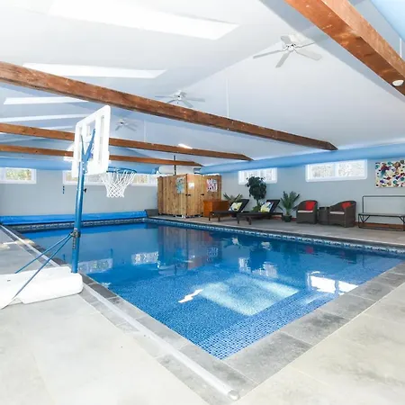 Ashton Retreat - Indoor Pool - Sauna *