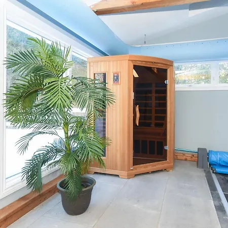 Villa Ashton Retreat - Indoor Pool - Sauna