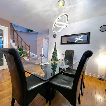 Holiday home Spacious Family Close To Downtown With King Bed Num1
