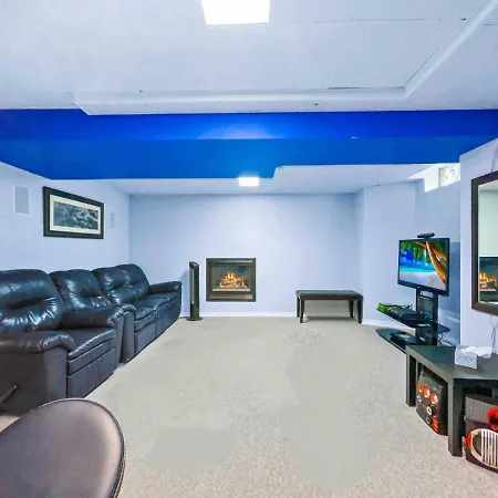 Spacious Family Close To Downtown With King Bed Num1