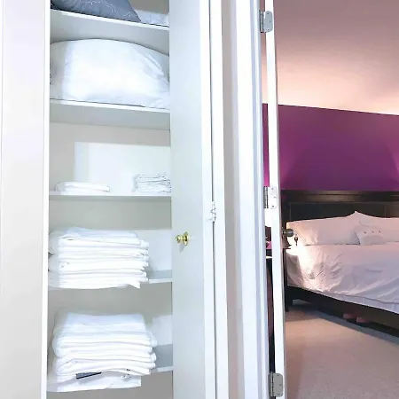 Spacious Family Close To Downtown With King Bed Num1 Holiday home