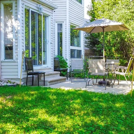 Holiday home Spacious Family Close To Downtown With King Bed Num1 *