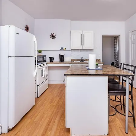 Apartment Modern 2br - King Bed - Steps To