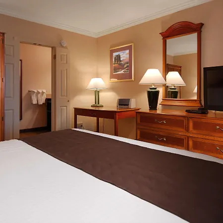 Hotel Western Kanata And Conference Centre 3*