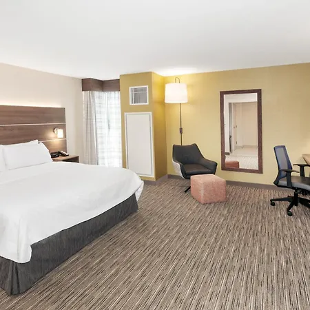 Express & Downtown East By Ihg Hotel 3*