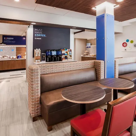 Express & Downtown East By Ihg 3*