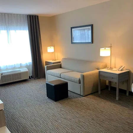 Wingate By Wyndham Kanata West Hotel