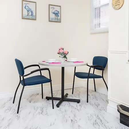 Modern 1br Apt - King Bed - Mid Chinatown Ottawa