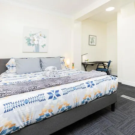 Modern 1br Apt - King Bed - Mid Chinatown Apartment