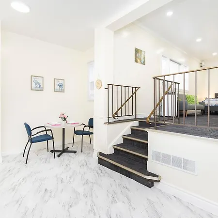 Modern 1br Apt - King Bed - Mid Chinatown Apartment
