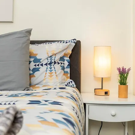 Apartment Modern 1br Apt - King Bed - Mid Chinatown Ottawa