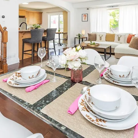 Cute 4br With Sunny Patio Near Rosehill Park