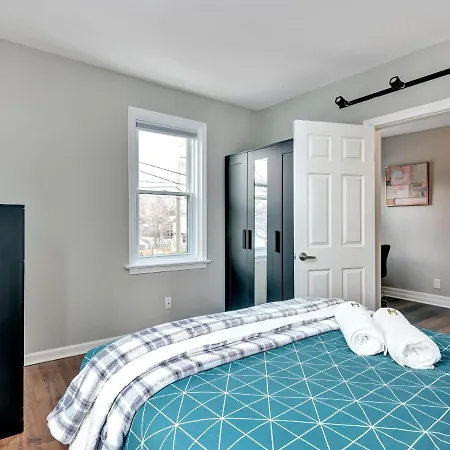 Modern 2br Unit - Vanier - Dt Apartment *