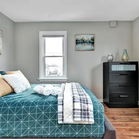 Modern 2br Unit - Vanier - Dt Apartment *