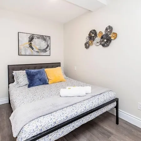 Apartment Modern 2br - King Bed - Close To Byward Market *