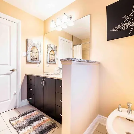 Villa Luxury Mansion W/hot Tub, Pool Table & 10 Beds! *