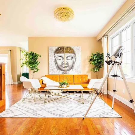 Villa Luxury Mansion W/hot Tub, Pool Table & 10 Beds! Ottawa