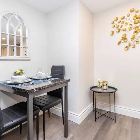 Pet Friendly 3 Guest - Near Rideau River Apartment Ottawa