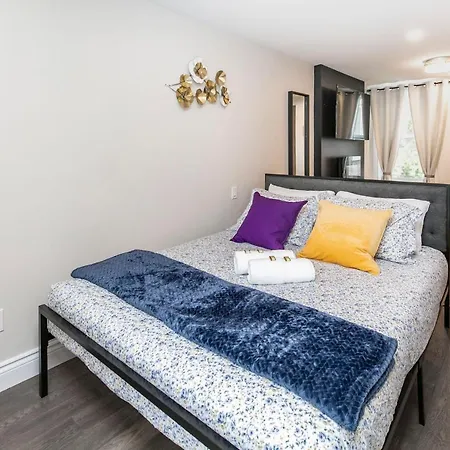Apartment Steps To The University - Cozy 2br