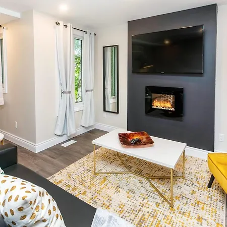 Steps To The University - Cozy 2br * Ottawa