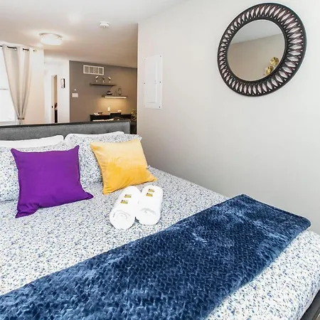 Steps To The University - Cozy 2br *