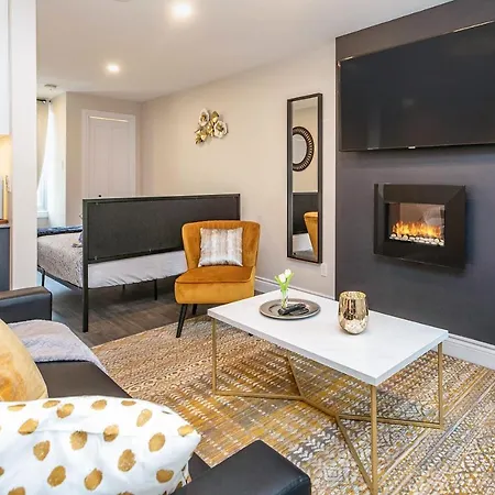 Steps To The University - Cozy 2br Apartment Ottawa