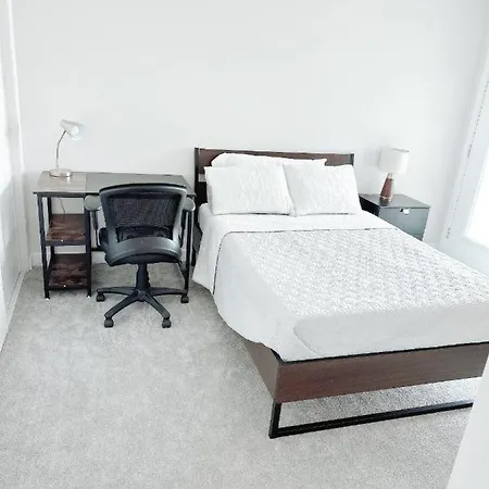 Private Bedroom *