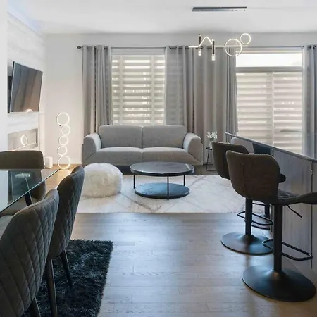 New Modern House In Prime Location Holiday home