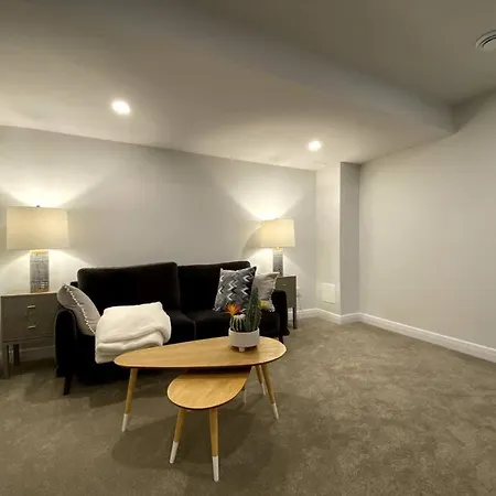Apartment Luxury 3 Bedrooms Semi-detached In Downtown *