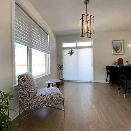 Apartment Luxury 3 Bedrooms Semi-detached In Downtown Ottawa