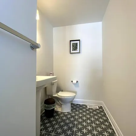 Apartment Luxury 3 Bedrooms Semi-detached In Downtown *
