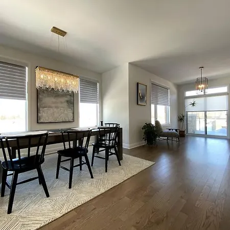 Apartment Luxury 3 Bedrooms Semi-detached In Downtown Ottawa