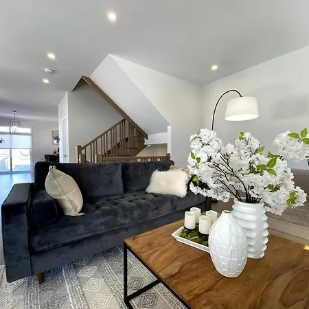 Apartment Luxury 3 Bedrooms Semi-detached In Downtown *