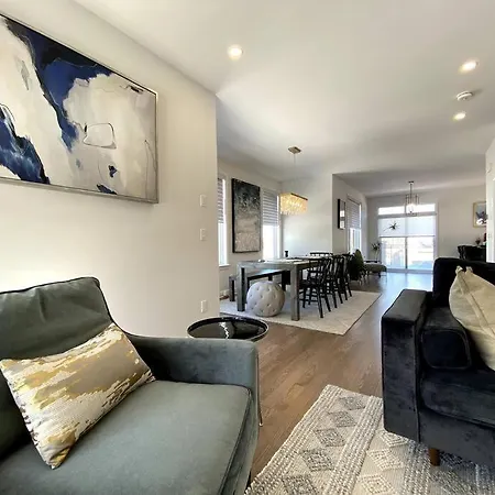 Luxury 3 Bedrooms Semi-detached In Downtown