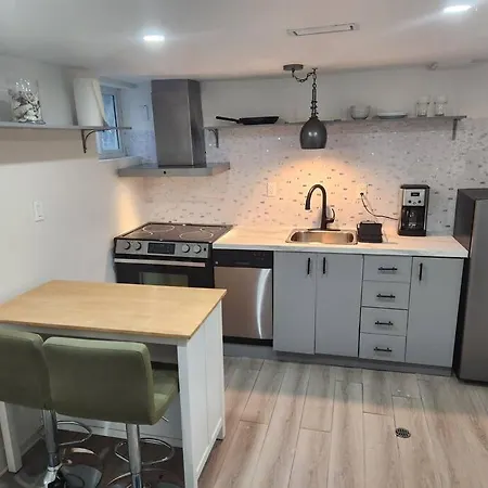 Charming Apt In Old East *