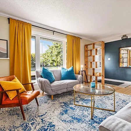 Apartment House In Orleans Ottawa