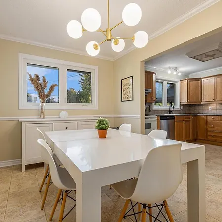 Apartment House In Orleans Ottawa