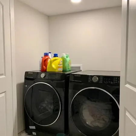 Fully Furnished En-suite Basement Homestay Ottawa